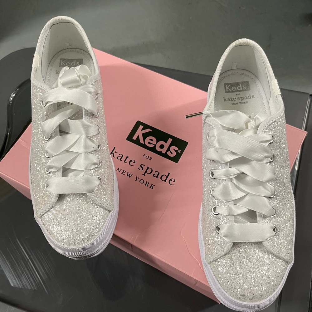 Sneakers Kedz for Kate Spade
Size 7.5, worn only once